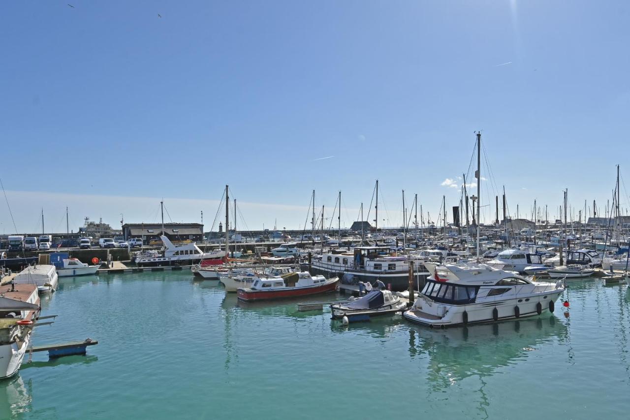 Spacious Designer 2Br Executive Apt, Near Beach & Marina, Central Location Ramsgate Exterior photo